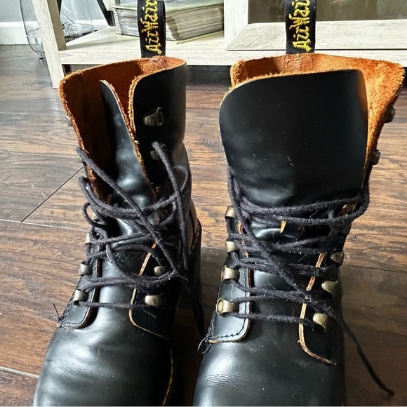 Dr.Martens, Women’s Boot - Picture 10 of 12